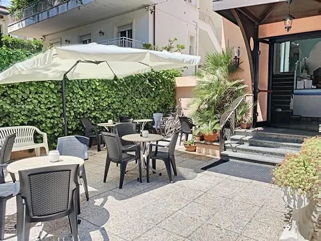Hotel Iride Suite&Breakfast- ideale per famiglie e coppie Riccione